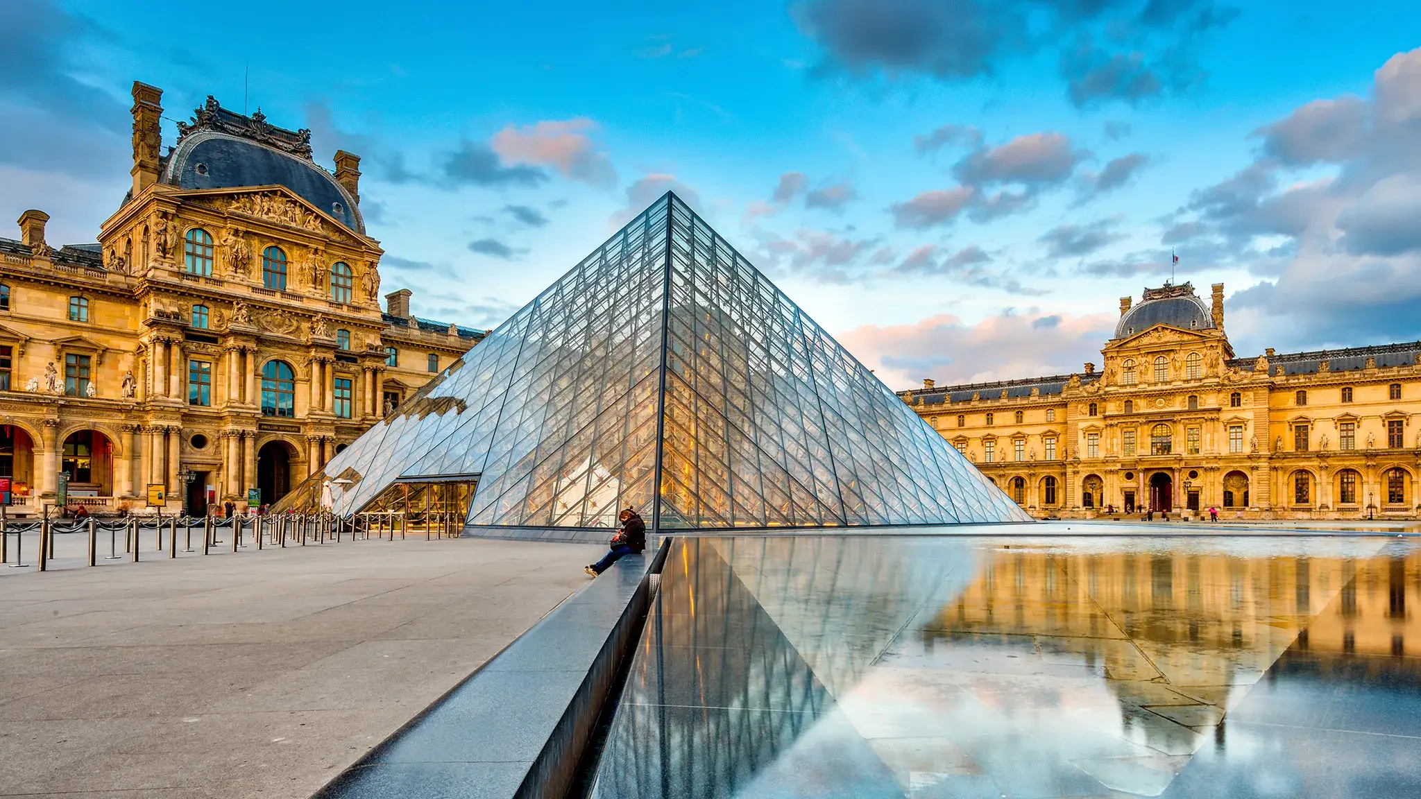 CineBooth Pro compact pour soirée d’entreprise dans un lieu prestigieux du secteur Louvre à Paris